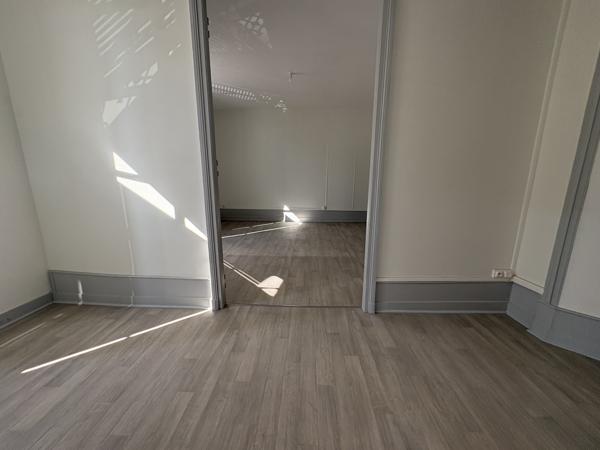 Appartement T4 avec terrasse et balcon