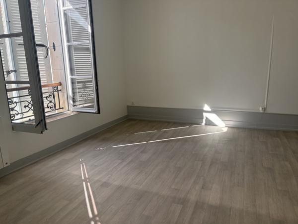 Appartement T4 avec terrasse et balcon