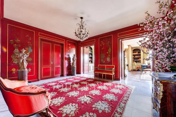 Fabuleux appartement avec terrasse et vue Tour Eiffel à rénover