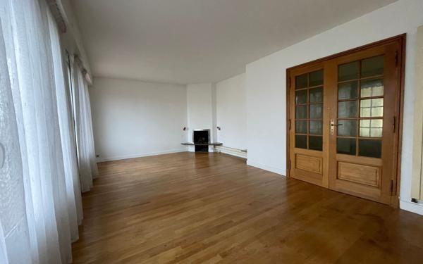 Appartement à vendre    4 pièces •  Gentilly