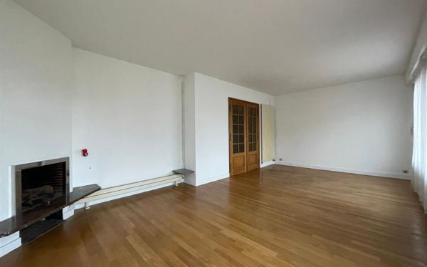 Appartement à vendre    4 pièces •  Gentilly