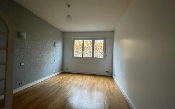 Appartement à vendre    4 pièces •  Gentilly