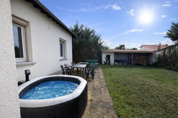 Villeneuve-sur-Lot (47300) Villeneuve sur lot, quartier calme, maison de plain-pied d'environ 100m2 en bon état