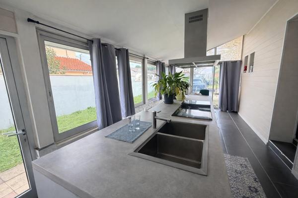 Villeneuve-sur-Lot (47300) Villeneuve sur lot, quartier calme, maison de plain-pied d'environ 100m2 en bon état