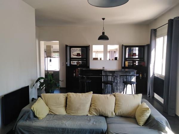 Villeneuve-sur-Lot (47300) Villeneuve sur lot, quartier calme, maison de plain-pied d'environ 100m2 en bon état