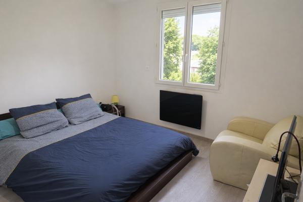 Villeneuve-sur-Lot (47300) Villeneuve sur lot, quartier calme, maison de plain-pied d'environ 100m2 en bon état