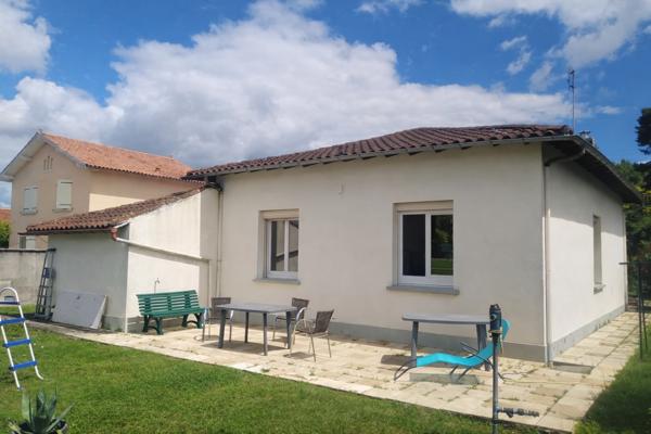 Villeneuve-sur-Lot (47300) Villeneuve sur lot, quartier calme, maison de plain-pied d'environ 100m2 en bon état