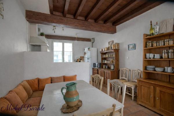 CRAPONNE CENTRE – Maison de ville 5 pièces 100 m² avec terrasse, garage, dépendance et jardin de 215m2