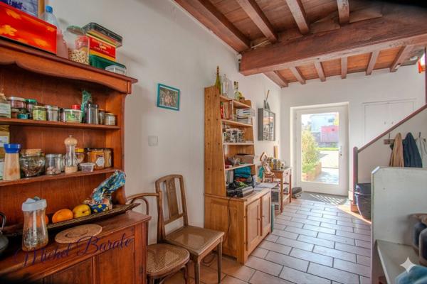 CRAPONNE CENTRE – Maison de ville 5 pièces 100 m² avec terrasse, garage, dépendance et jardin de 215m2