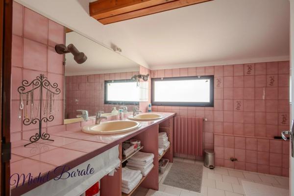 CRAPONNE CENTRE – Maison de ville 5 pièces 100 m² avec terrasse, garage, dépendance et jardin de 215m2