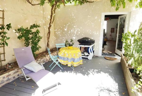 CRAPONNE CENTRE – Maison de ville 5 pièces 100 m² avec terrasse, garage, dépendance et jardin de 215m2