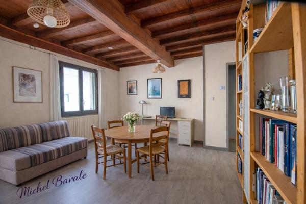 CRAPONNE CENTRE – Maison de ville 5 pièces 100 m² avec terrasse, garage, dépendance et jardin de 215m2