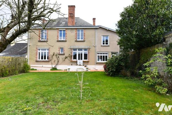 Maison de ville centre ville rive Gauche, proximité Gare, école et commerces.