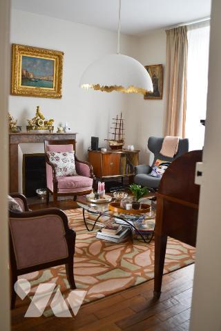 Maison de ville centre ville rive Gauche, proximité Gare, école et commerces.