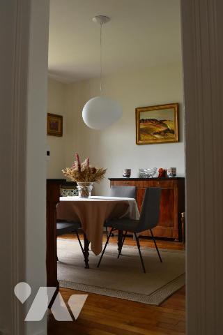 Maison de ville centre ville rive Gauche, proximité Gare, école et commerces.