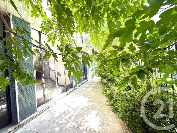 Appartement F5 à vendre  5 pièces - 97 m 2   PARIS  - 75020