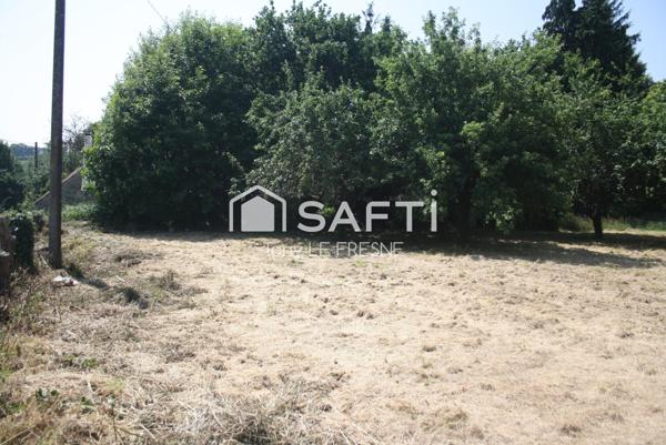 Bâtisse à rénover entièrement avec son terrain constructible à la campagne