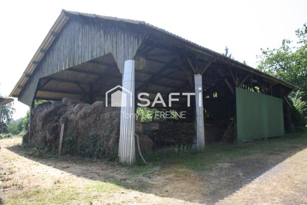 Bâtisse à rénover entièrement avec son terrain constructible à la campagne