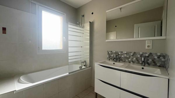 Maison 3 chambres avec garage et jardin