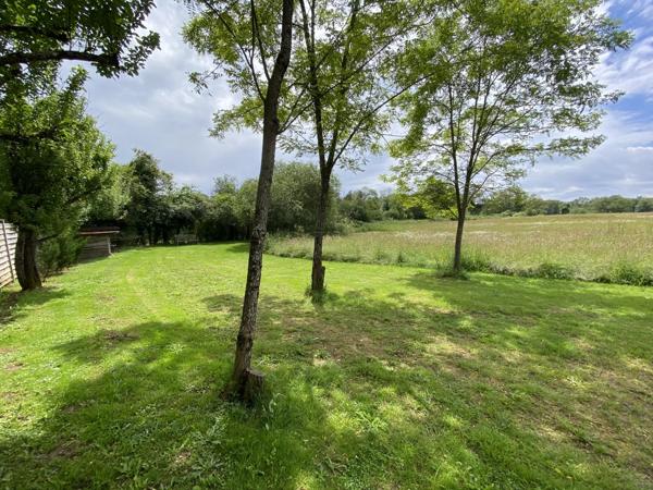 Maison de caractère de 4 chambres en pleine campagne, avec près de 2ha de terrain attenant