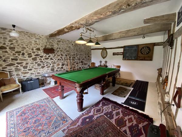 Maison de caractère de 4 chambres en pleine campagne, avec près de 2ha de terrain attenant