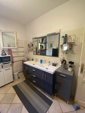 Maison de campagne d'environ 170m² avec piscine sur terrain de 4.739m² Bram (11150)