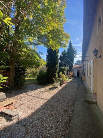 Maison de campagne d'environ 170m² avec piscine sur terrain de 4.739m² Bram (11150)