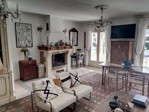 Maison de campagne d'environ 170m² avec piscine sur terrain de 4.739m² Bram (11150)