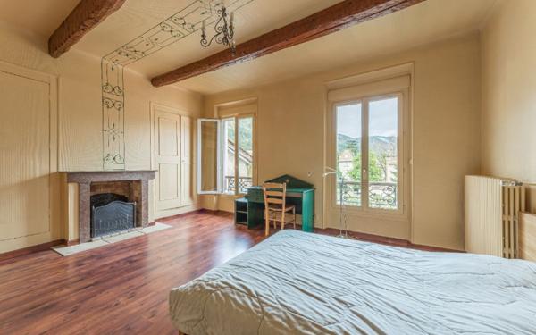 Maison à vendre    9 pièces • 325,38 m2 Digne-les-Bains