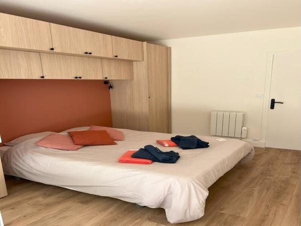 LA BAULE  SECTEUR LES PINS APPARTEMENT T2 AVEC TERRASSE - CAVE  ET STATIONNEMENT