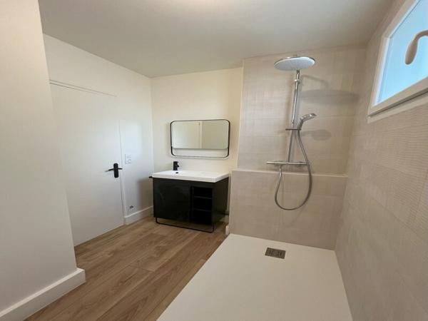 LA BAULE  SECTEUR LES PINS APPARTEMENT T2 AVEC TERRASSE - CAVE  ET STATIONNEMENT