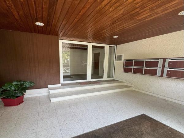 LA BAULE  SECTEUR LES PINS APPARTEMENT T2 AVEC TERRASSE - CAVE  ET STATIONNEMENT