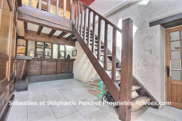 Ancien relais de poste de 236m2 sur un terrain de 1257 m2