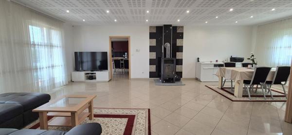 Jolie maison individuelle 5 pièces - 120 m² - garages, jardin, cave
