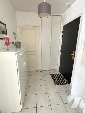 LA GARE A PIED, COMMERCES AU PIED DE L’IMMEUBLE
BEAU 3 PIECES 70.86m² VUE DEGAGEE – PLEIN SUD