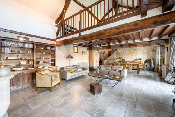 Magnifique Corps de Ferme, entièrement rénové !