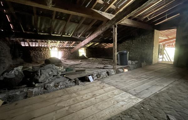 Maison à rénover   165 m2 habitables potentiels   Terrain 753 m2   Pizançon (Chatuzange-le-Goubet)