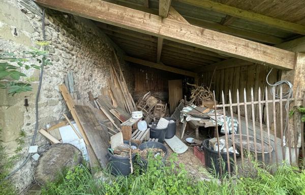 Maison à rénover   165 m2 habitables potentiels   Terrain 753 m2   Pizançon (Chatuzange-le-Goubet)