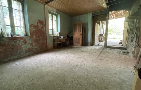 Maison à rénover   165 m2 habitables potentiels   Terrain 753 m2   Pizançon (Chatuzange-le-Goubet)