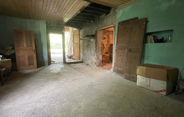 Maison à rénover   165 m2 habitables potentiels   Terrain 753 m2   Pizançon (Chatuzange-le-Goubet)