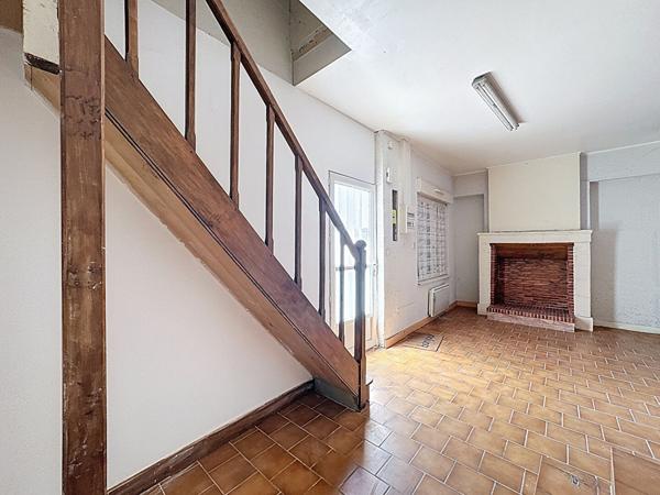 A vendre - Maison de 62m2, une chambre, a renover a Chateauneuf Sur Sarthe