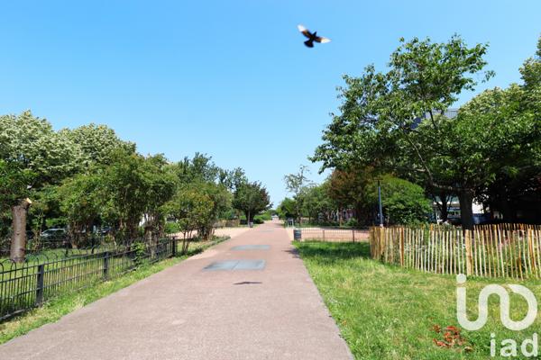 Appartement à vendre 3 pièces 43 m² La-Plaine-Saint-Denis