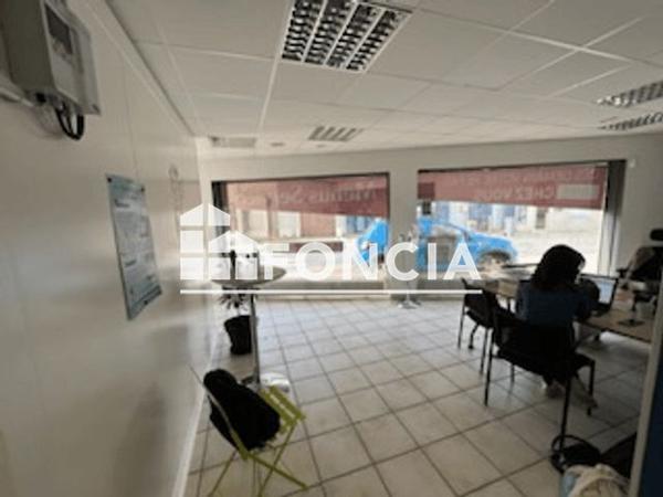 À vendre Local commercial 82 m² - Niort 79000