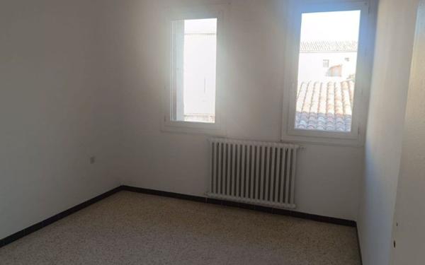 Appartement à louer    4 pièces •  Oraison