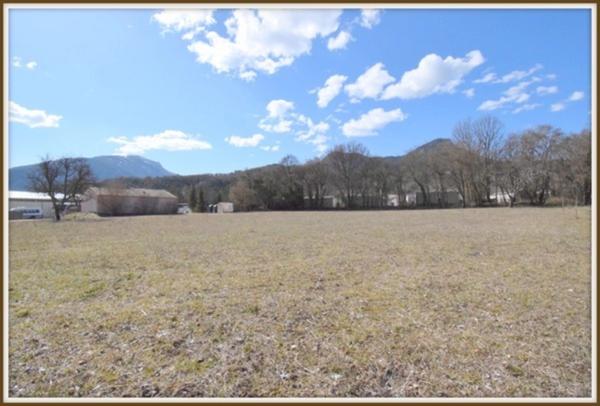 Terrain à bâtir pour hangar CASTELLANE