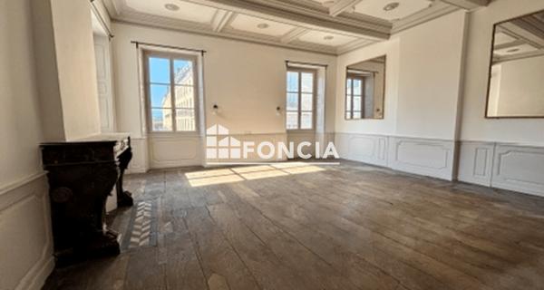 À vendre Appartement 3 pièces 141.6 m² - Pau 64000