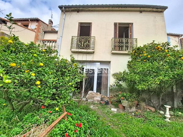 Maison à vendre avec fort potentiel à Villeneuve-la-Rivière