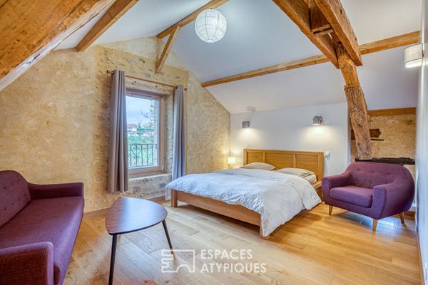 Hameau Périgourdin au coeur de 12 hectares avec deux sources naturelles