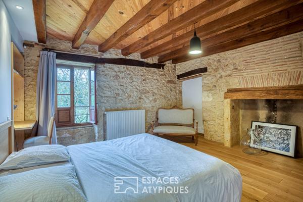 Hameau Périgourdin au coeur de 12 hectares avec deux sources naturelles