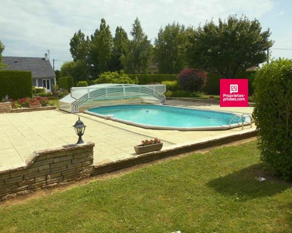 Propriété avec piscine couverte, salle de réception et 3 369 m² de terrain ? À seulement 10 minutes de Châteaudun